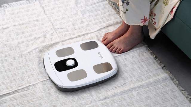 3频8电极+12项数据+97%准确率有点全面瓦力游戏试玩InBody体脂秤H30评测：(图2)