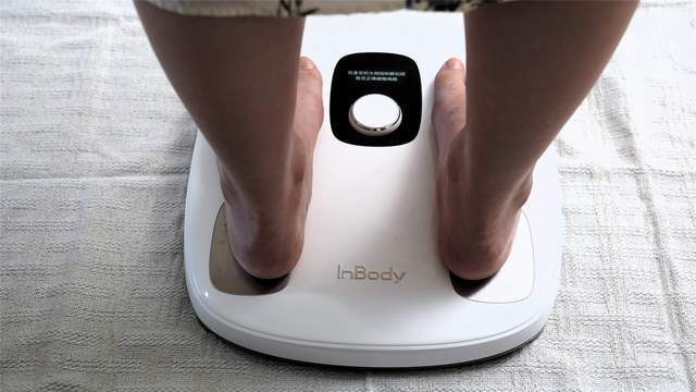 3频8电极+12项数据+97%准确率有点全面瓦力游戏试玩InBody体脂秤H30评测：(图6)