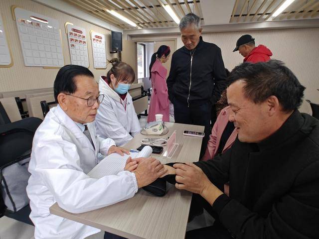 阳一社区有了“健康小屋”瓦力棋牌试玩正式启用！富(图3)